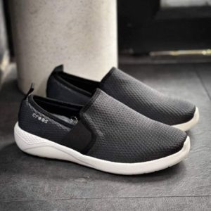 giày không hợp mùa hè