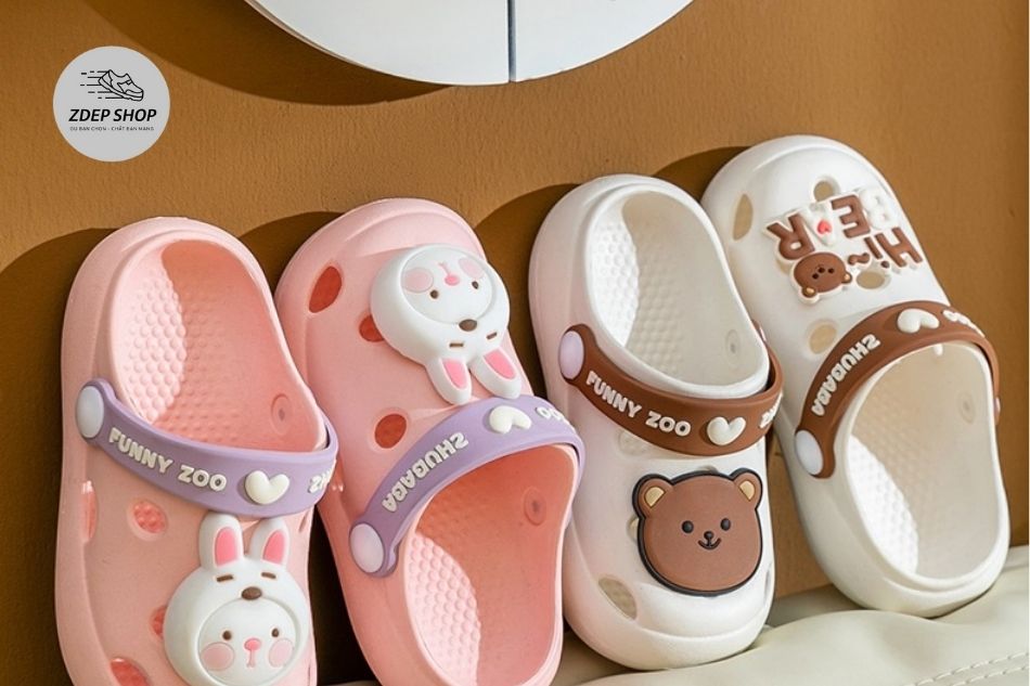 Cách phối đồ siêu xinh cùng dép sục bé gái