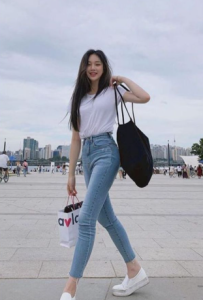 Phối đôi giày với style hàn quốc 