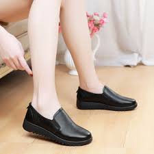 Dành cho đội ngũ làm việc: Lựa chọn giày nữ mùa hè êm ái