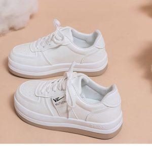 Giày đi làm, đi học, đi chơi khác nhau ra sao?