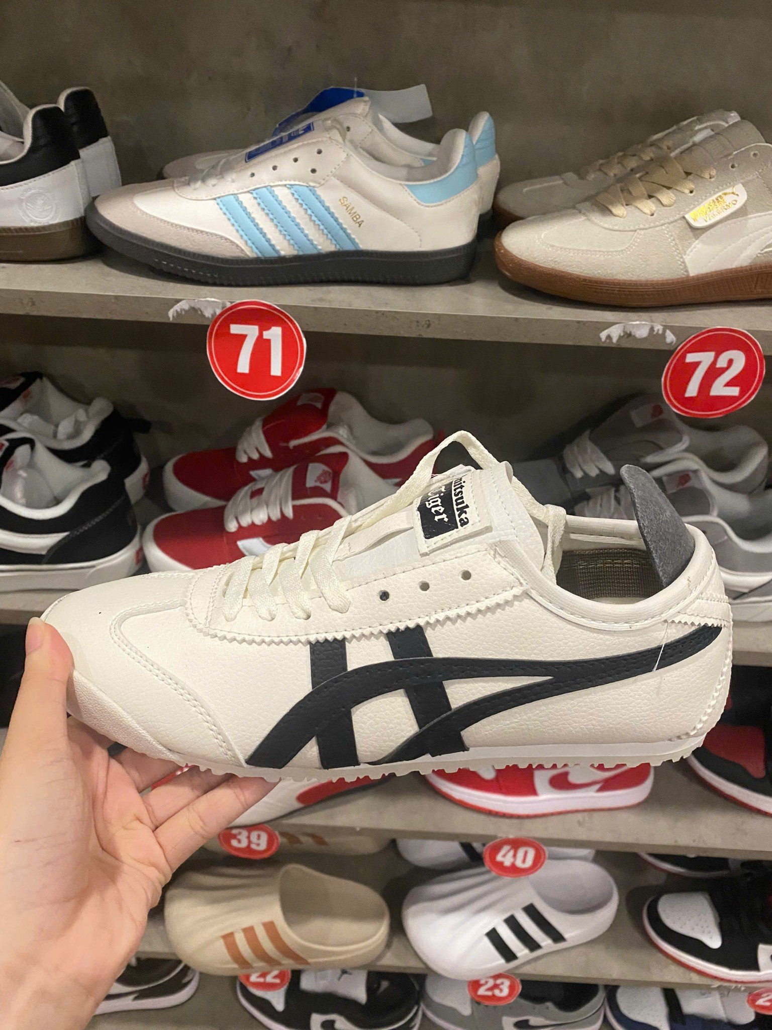 Giày sneaker cổ điển form ôm chân, phù hợp nam nữ. Giày sneaker cổ điển thời trang, nhiều màu cá tính - Ảnh 2
